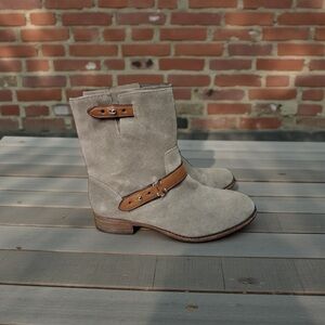 Coach Amy Suede Short Buckle Moto Ankle Boots Taupe Gray Size 7